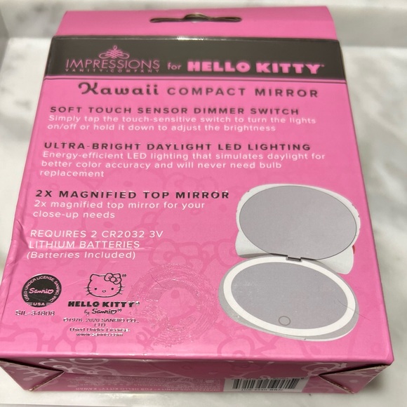 Hello Kitty Kawaii Battery Compact Mirror - Picture 2 of 4